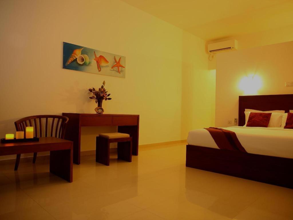 Whispering Palms Hotel Bentota Exterior foto