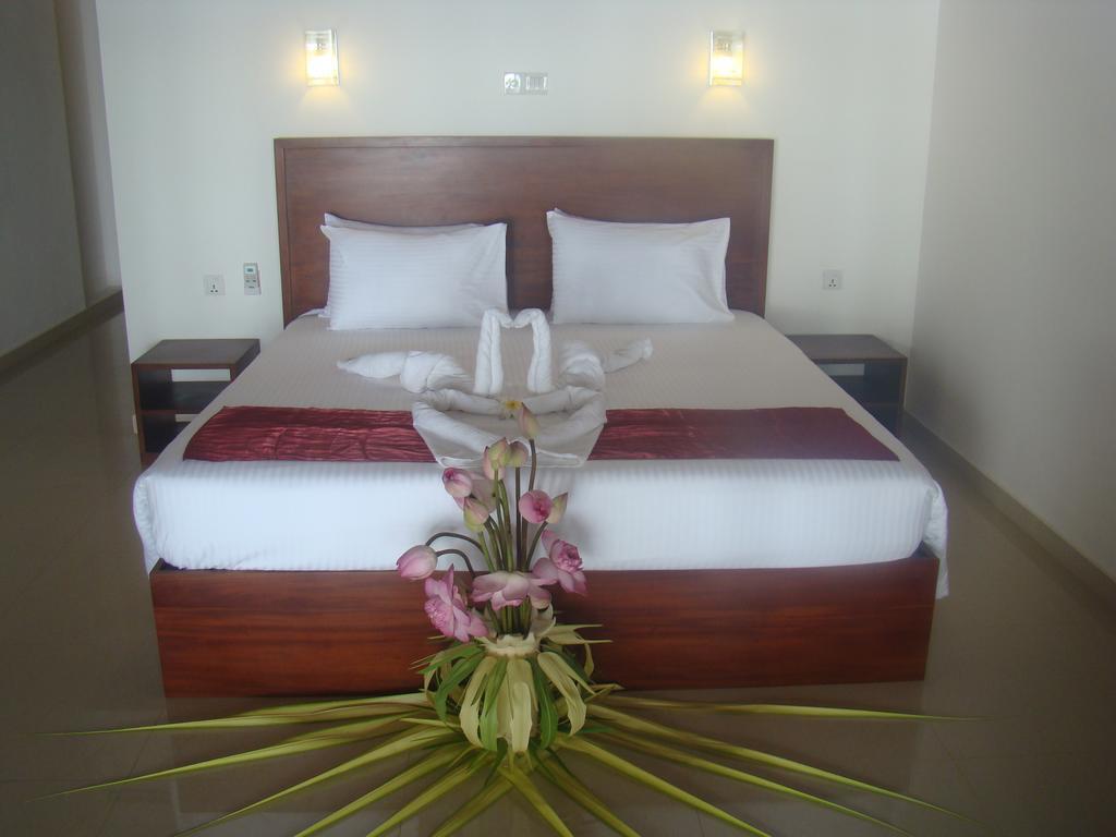 Whispering Palms Hotel Bentota Exterior foto
